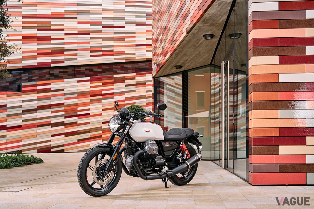 イタリア最古のモーターサイクルブランドであるモト・グッツィ発、ベストセラー「V7 ストーン」ベースの特別仕様車「V7 ストーン テン」