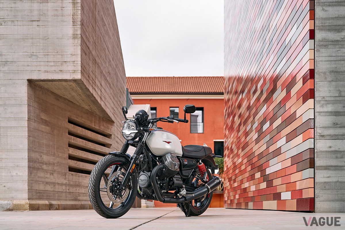 イタリア最古のモーターサイクルブランドであるモト・グッツィ発、ベストセラー「V7 ストーン」ベースの特別仕様車「V7 ストーン テン」