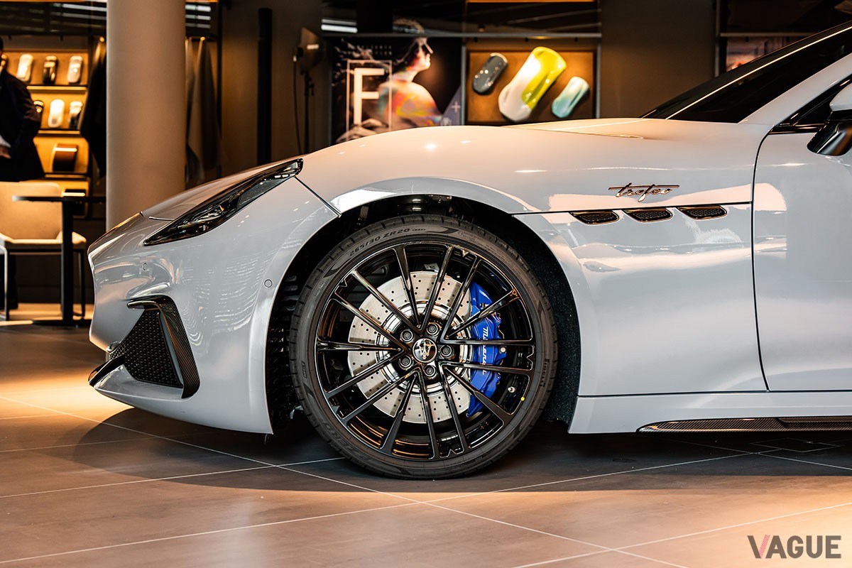 日本初公開を果たしたマセラティの美しい4シーターオープン新型「グランカブリオ」