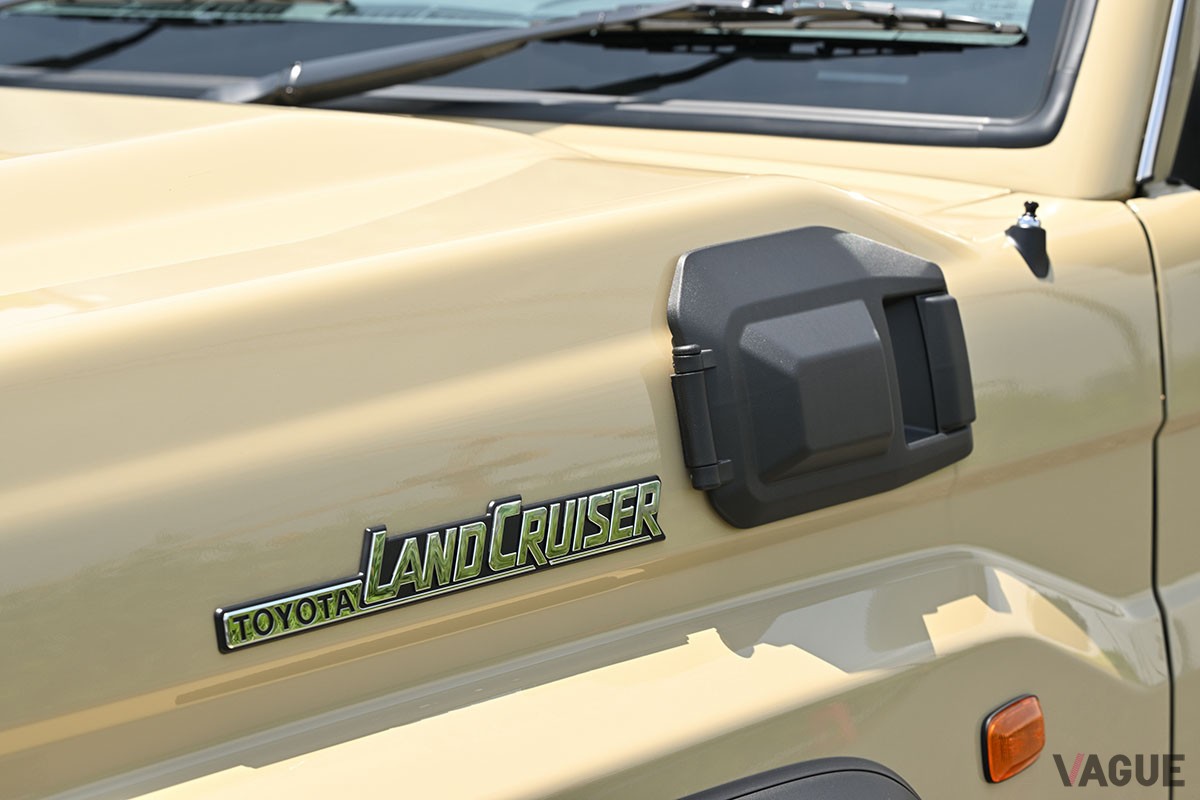 大幅にモダナイズされたものの、イマドキのクルマとは明確に感覚が異なるトヨタ新型「ランドクルーザー70」