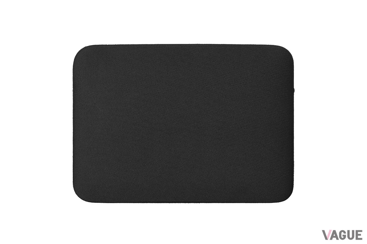 VAIO F14、F16用アクセサリーとして登場する「ソフトインナーケース」（3300円、PCとの同時購入の場合3000円、消費税込）。同じく7月1日より発売