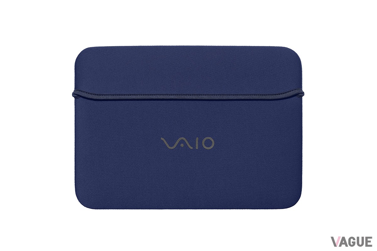 VAIO F14、F16用アクセサリーとして登場する「ソフトインナーケース」（3300円、PCとの同時購入の場合3000円、消費税込）。同じく7月1日より発売