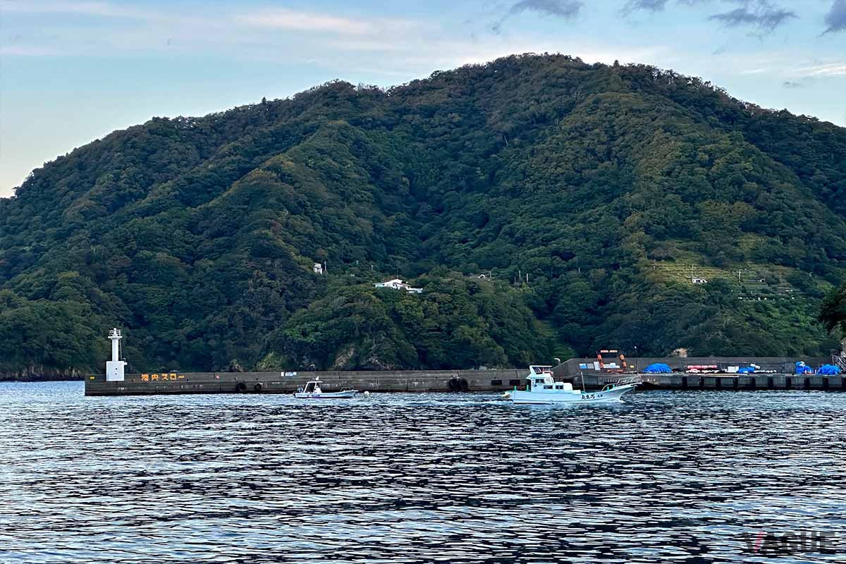 漁港内はもちろん漁船が優先。船が近くを通る際はルアーのキャストなどは控えましょう