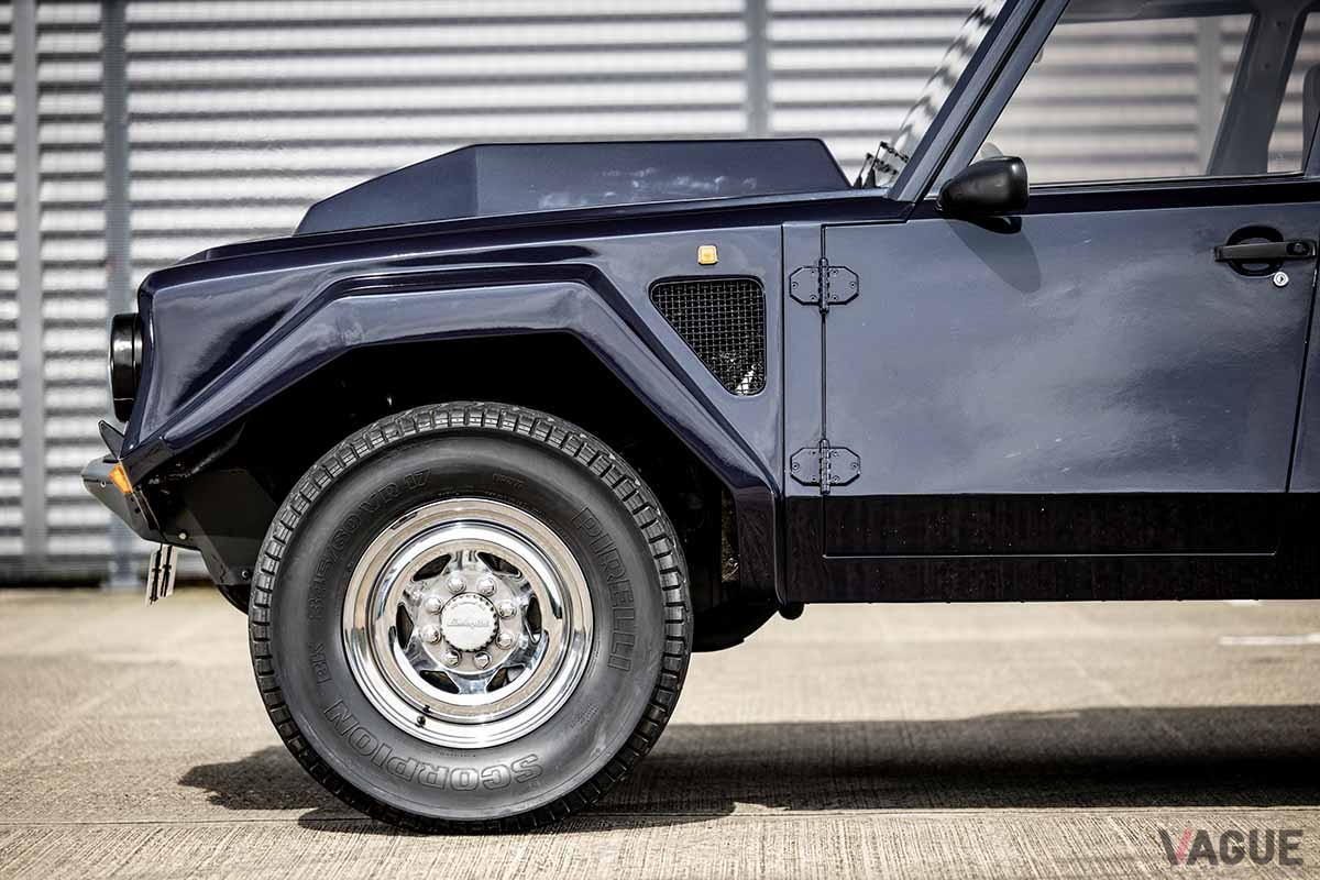 オークションに登場した1988年式ランボルギーニ「LM002」　Neil Fraser ©2024 Courtesy of RM Sotheby's