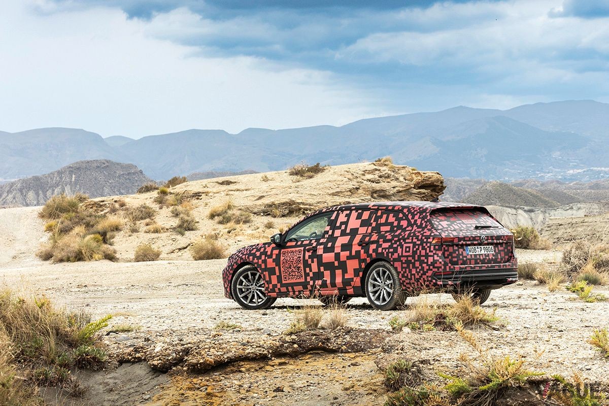 開発テスト中のVW新型「パサートヴァリアント」