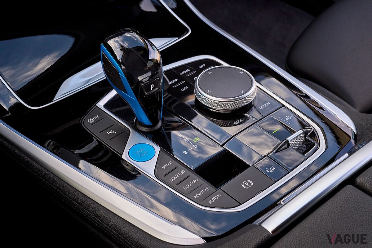 日本で実証実験が開始されたBMWのFCV（燃料電池車）「iX5ハイドロジェン」のインテリア