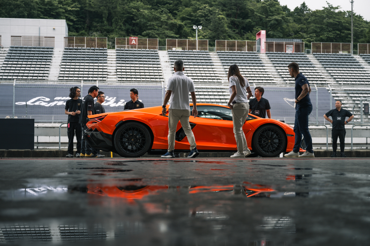 「レヴエルト」は、ランボルギーニの最新モデルであり、V12エンジンを搭載する同社の頂点に立つスーパースポーツカー