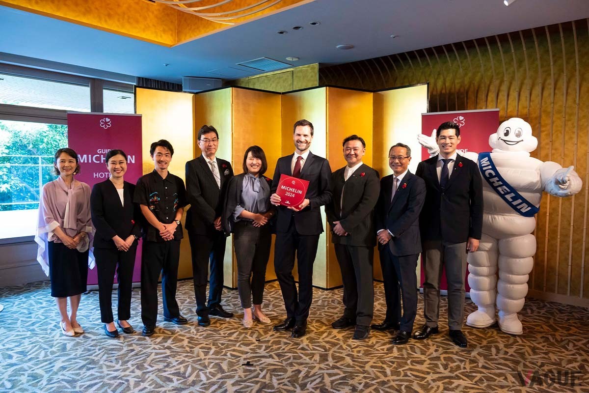 「1ミシュランキー」を獲得した「源氏京都」（京都市下京区）、「ししいわハウス軽井沢」（長野県軽井沢町）、「東京ステーションホテル」（東京都千代田区）、「里山十帖」（新潟県南魚沼市）、「ザ タワーホテル ナゴヤ」（名古屋市）、「オークラ東京」（東京都港区）、「ザ・ひらまつ ホテルズ＆リゾーツ宜野座」（沖縄県宜野座村）の施設代表者