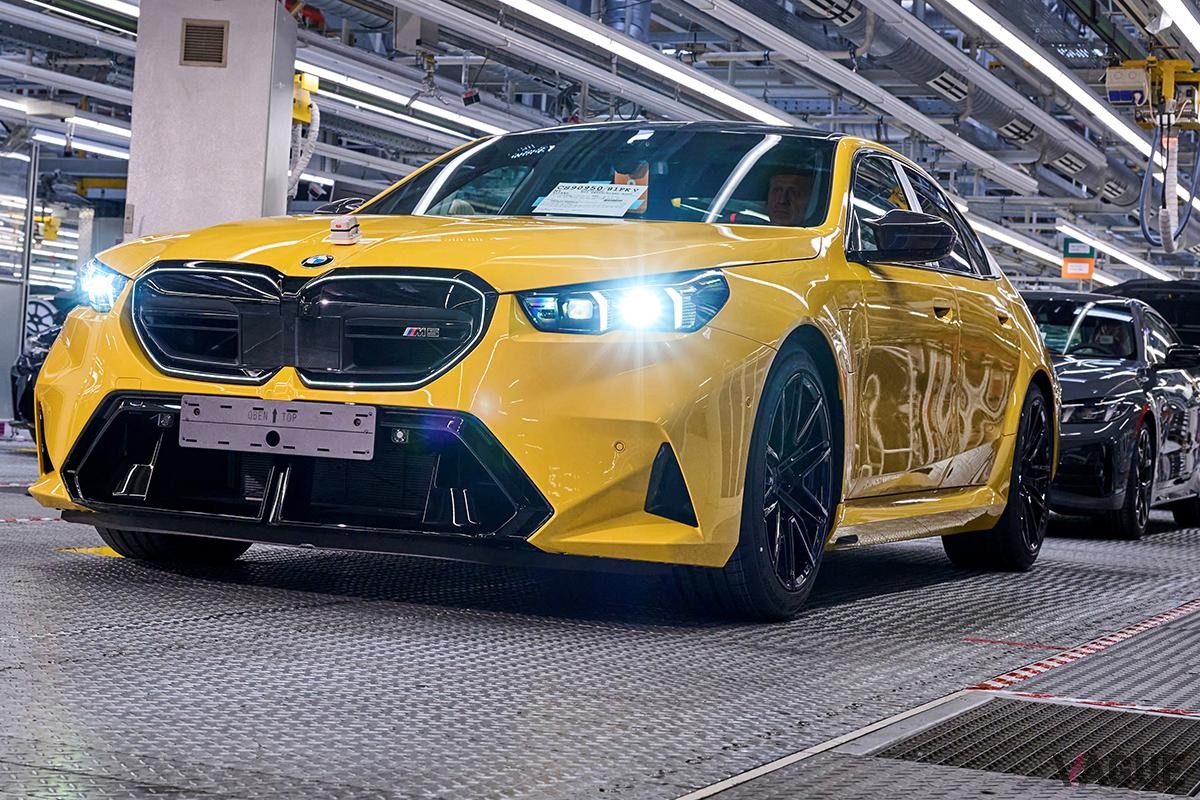 独ディンゴルフィング工場で生産が開始されたBMW新型「M5」