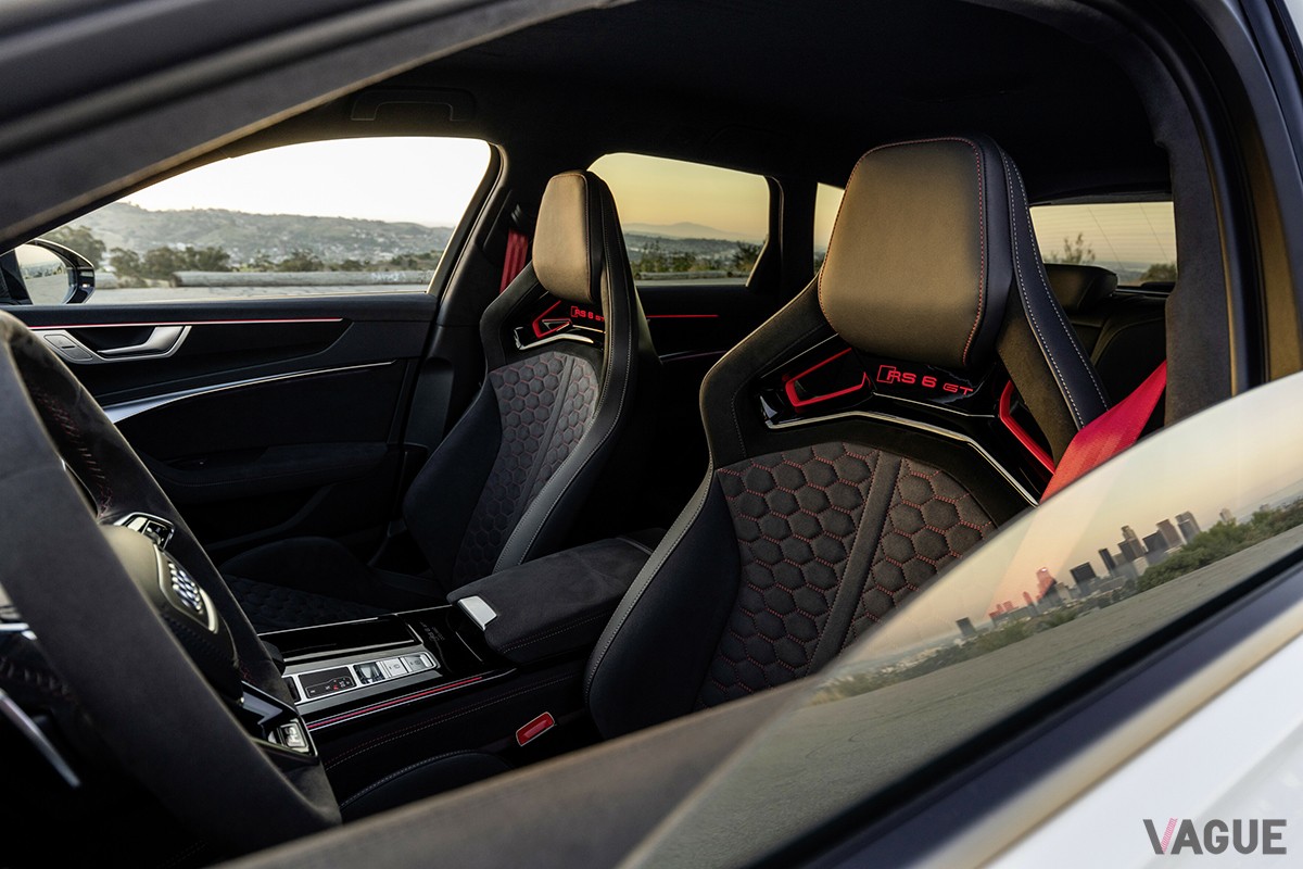 アウディ新型「RS6アバントGT」のインテリア
