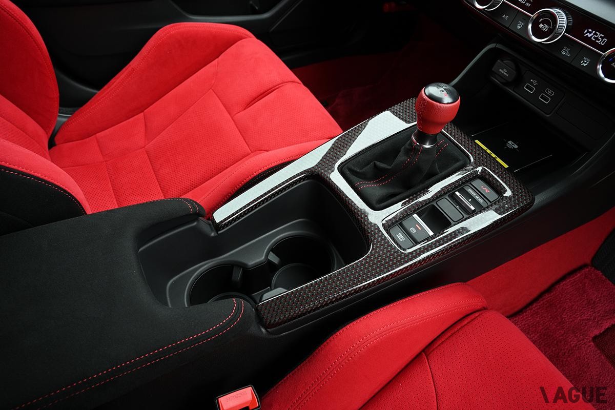 2022年9月に登場したホンダ新型「シビック タイプR」のインテリア