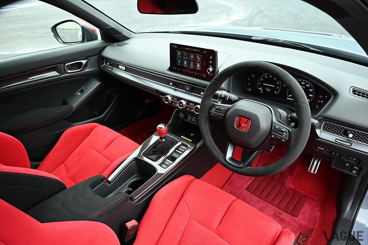 2022年9月に登場したホンダ新型「シビック タイプR」のインテリア