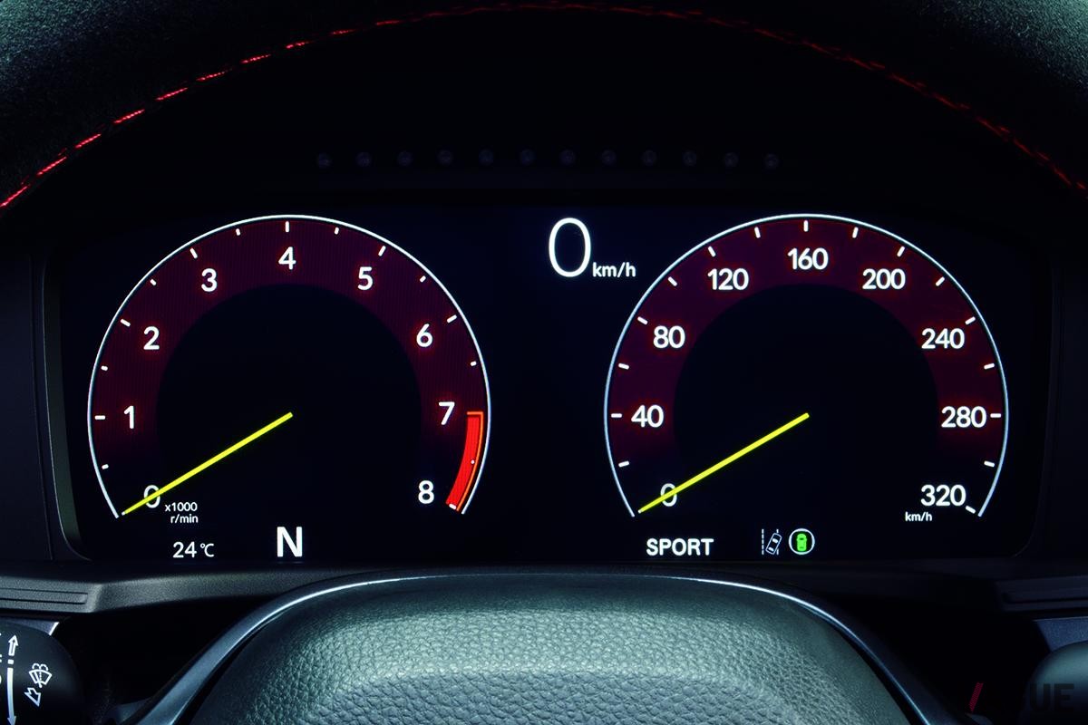 2022年9月に登場したホンダ新型「シビック タイプR」のインテリア