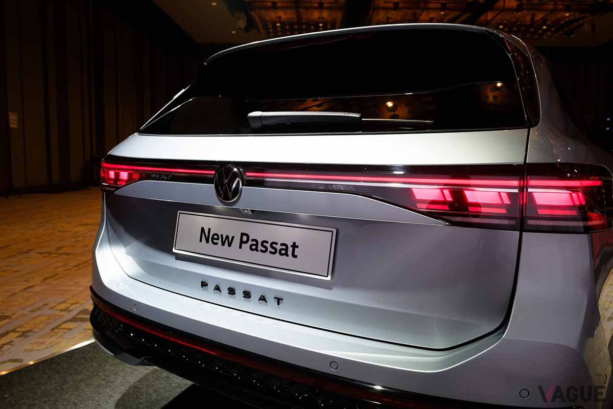 日本初公開されたVW新型「パサート」