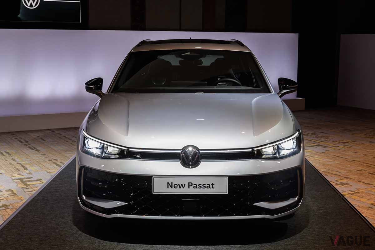 日本初公開されたVW新型「パサート」