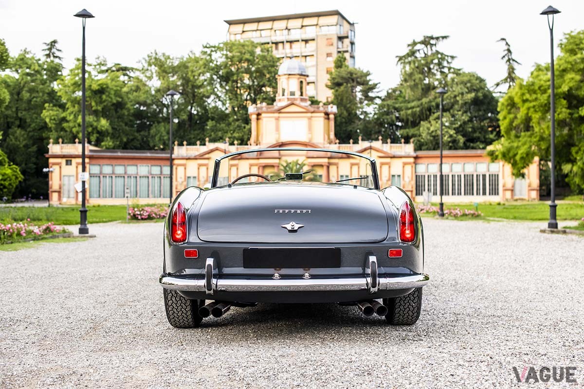 オークションに出品中の1960年製フェラーリ「250GT SWBカリフォルニア スパイダーbyスカリエッティ」 Remi Dargegen ©2024 Courtesy of RM Sotheby's