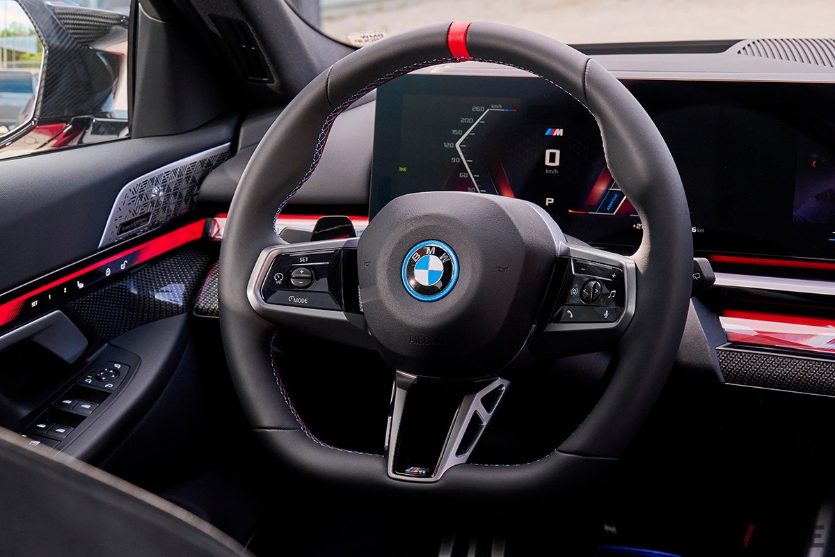BMW新型「i5ツーリング M60 xドライブ」のインテリア