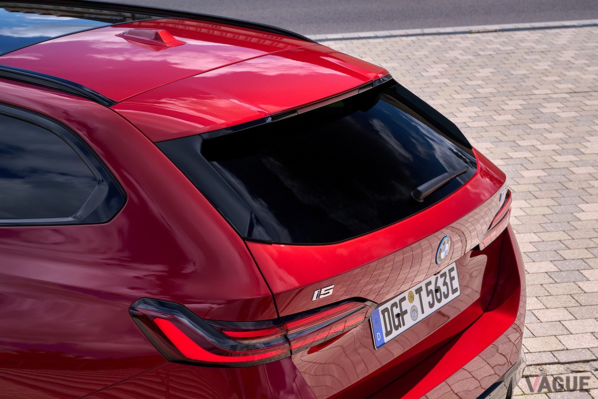 BMW新型「i5ツーリング M60 xドライブ」