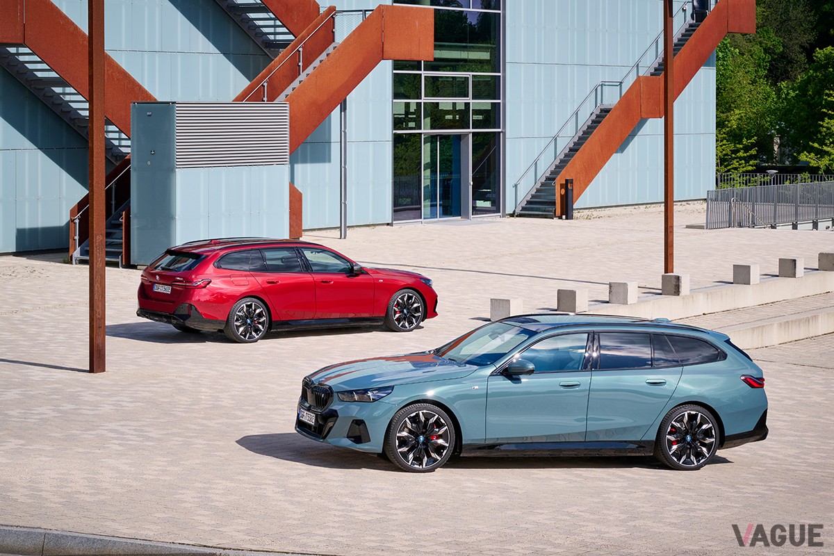 BMW新型「 i5ツーリング」