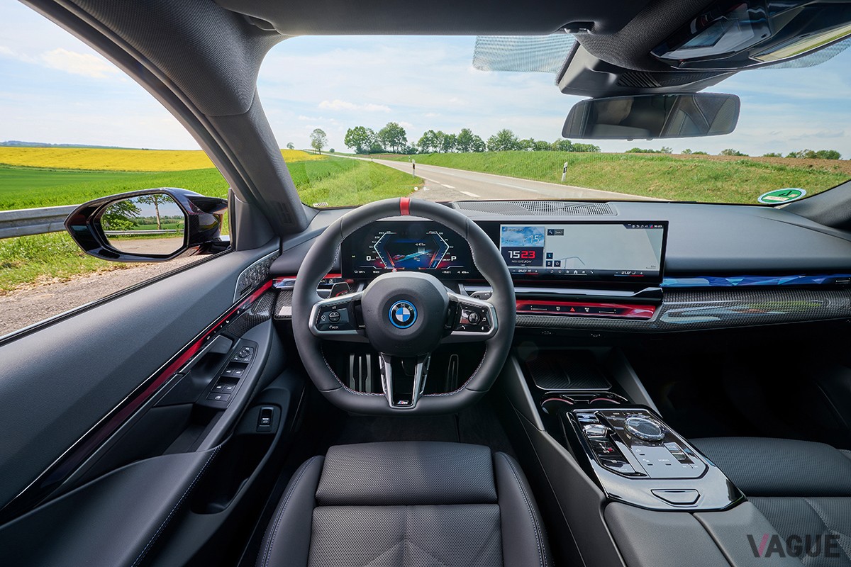 BMW新型「i5ツーリング M60 xドライブ」のインテリア