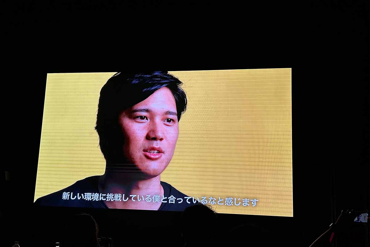 ダンロップの新オールシーズンタイヤ「シンクロウェザー」の発表会の様子