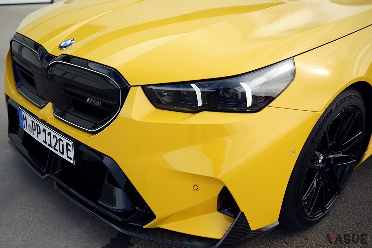 Mパフォーマンスパーツを装着したBMW新型「M5」