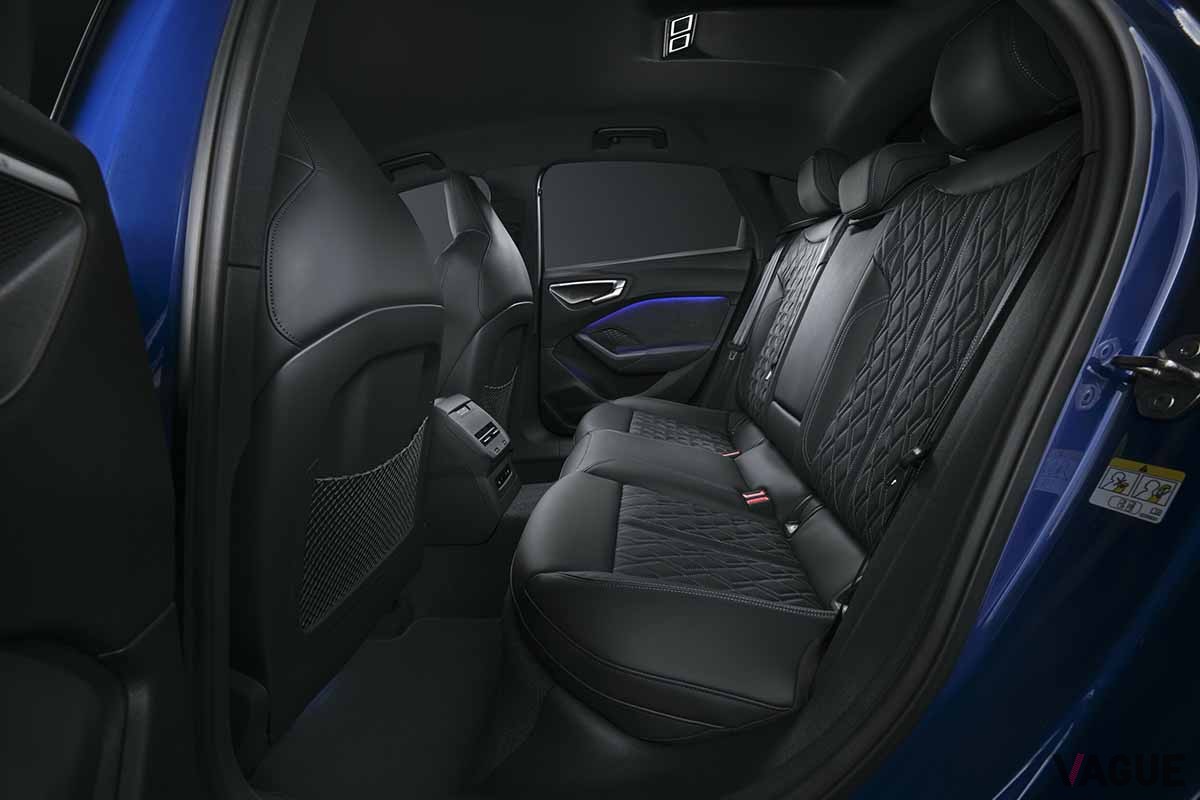 世界初公開されたアウディ新型「S5セダン」のインテリア