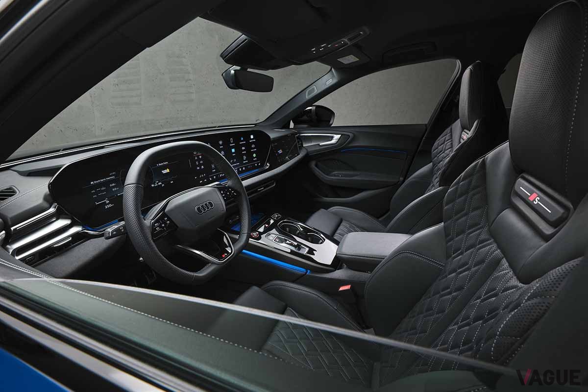 世界初公開されたアウディ新型「S5アバント」のインテリア