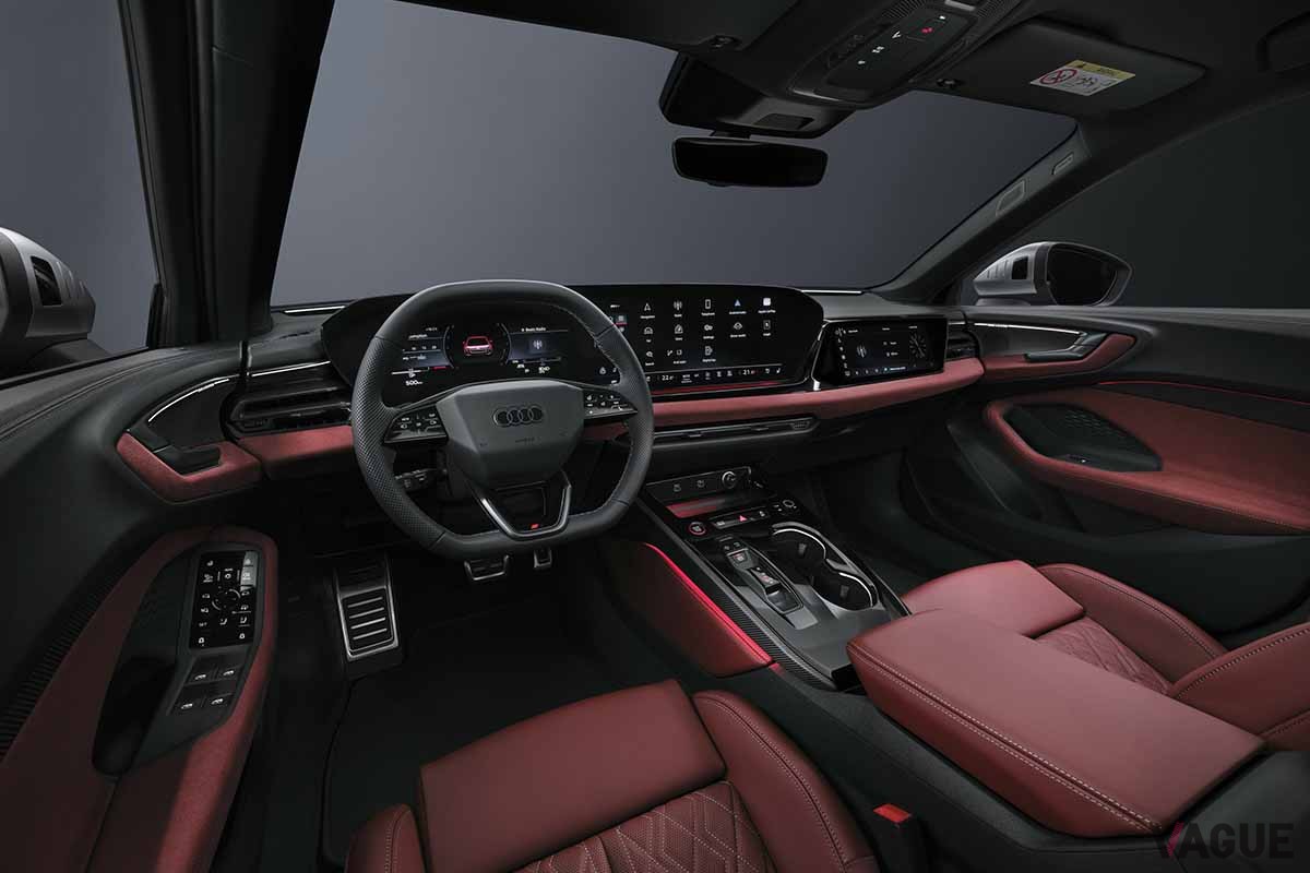 世界初公開されたアウディ新型「S5アバント」のインテリア