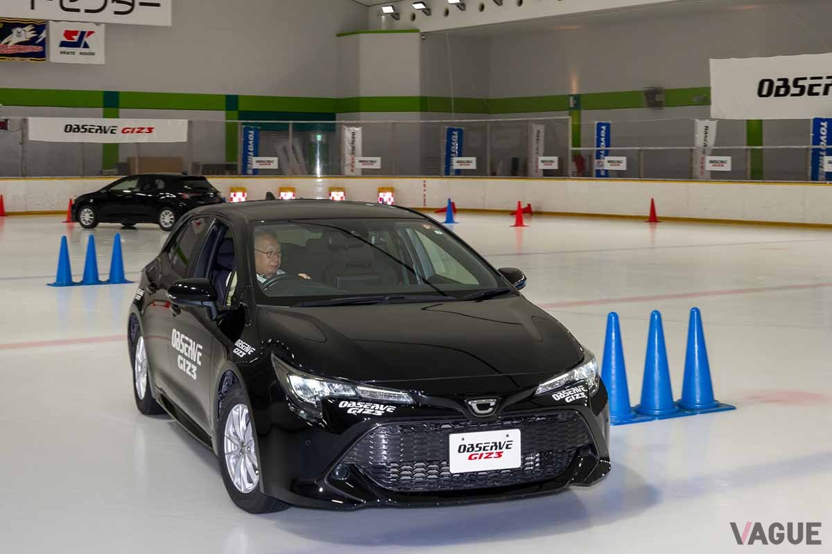 東大和スケートセンターで開催された、トーヨータイヤの新スタッドレスタイヤ「オブザーブGIZ3」試走会の様子