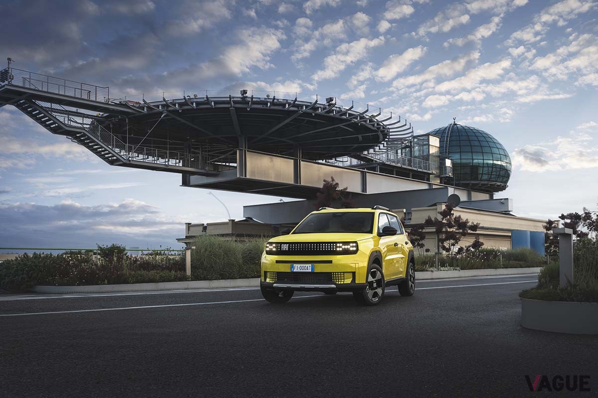 世界初公開されたフィアット新型「グランデパンダ」