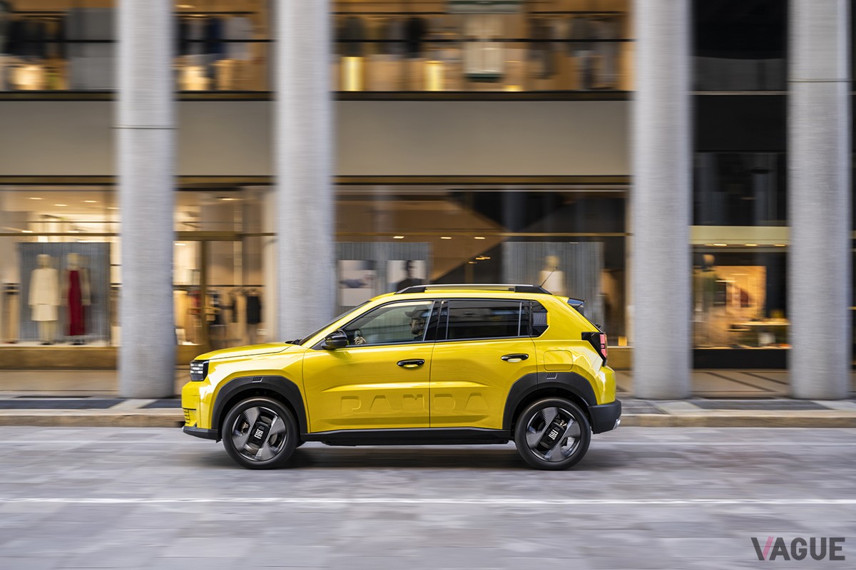 世界初公開されたフィアット新型「グランデパンダ」