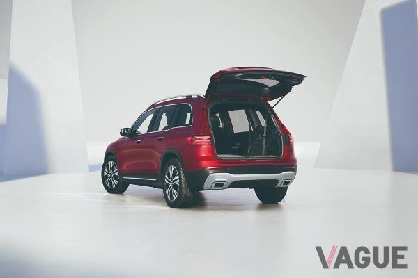 2024年の輸入車新車登録台数で4位に入ったメルセデス・ベンツのコンパクトSUV「GLB」