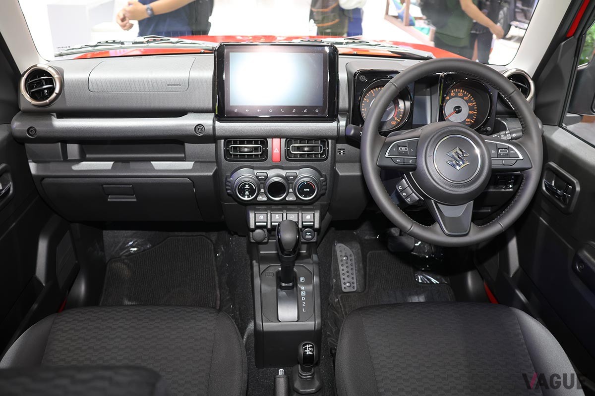 スズキ新型「ジムニー5ドア」のインテリア