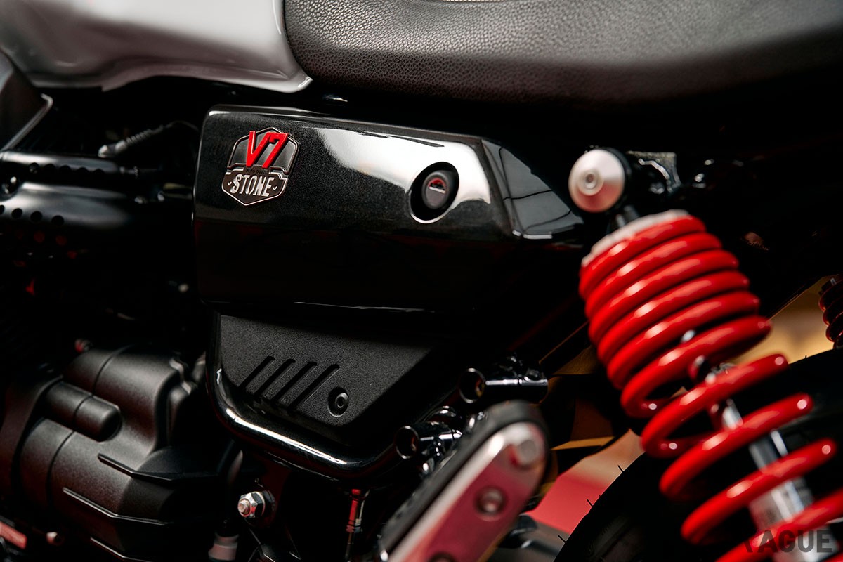 イタリア最古のモーターサイクルブランドであるモト・グッツィ発、ベストセラー「V7 ストーン」ベースの特別仕様車「V7 ストーン テン」