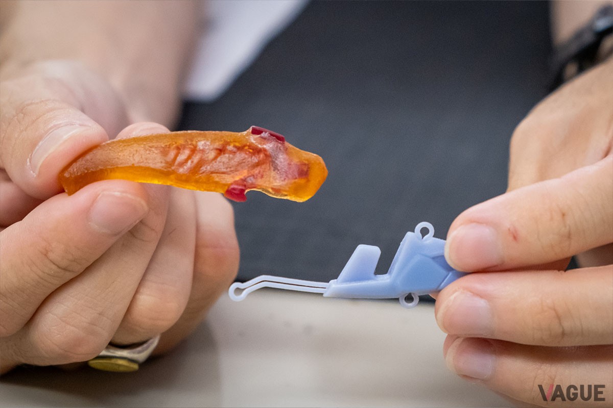 グミで試作したジグヘッドワーム（実物）