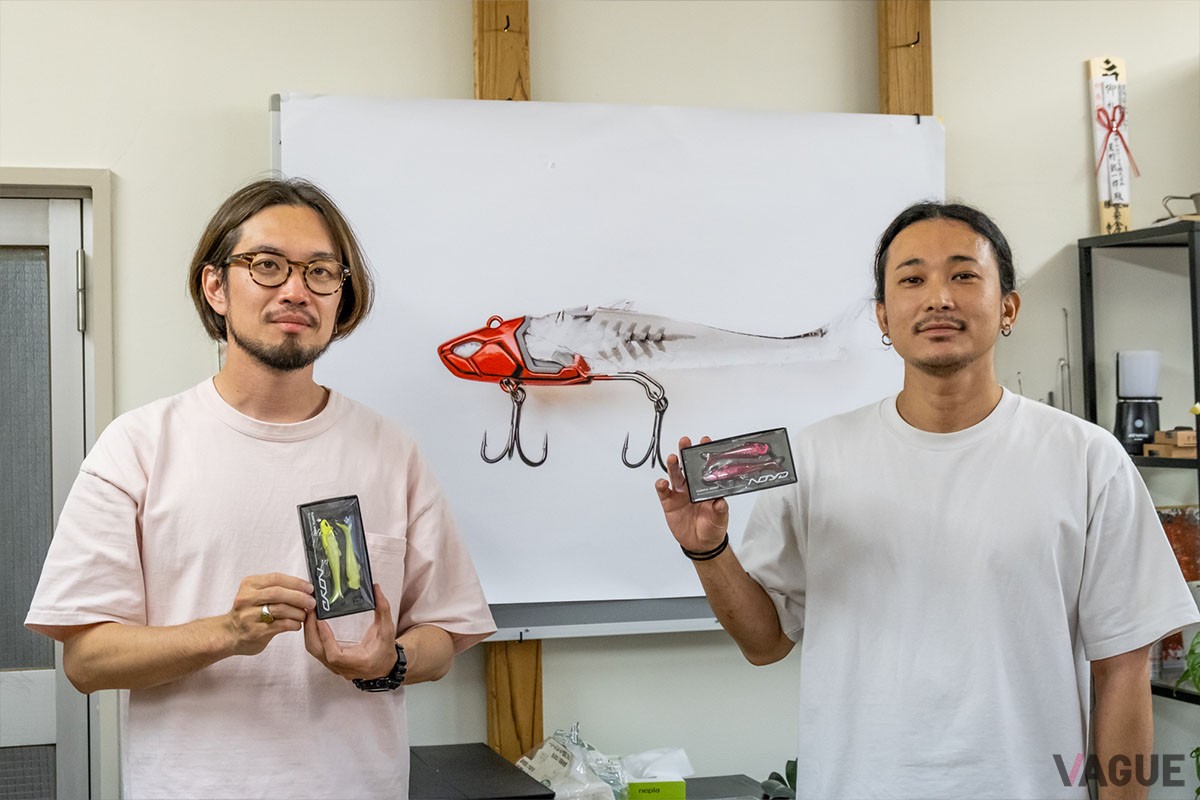 設計と企画を担当するプロダクトデザイナーの星野創一郎さん（写真左）と、マーケティング担当の君塚龍之介さんの2人で立ち上げた「フローフルワークス（Flowfulworks Inc.）」