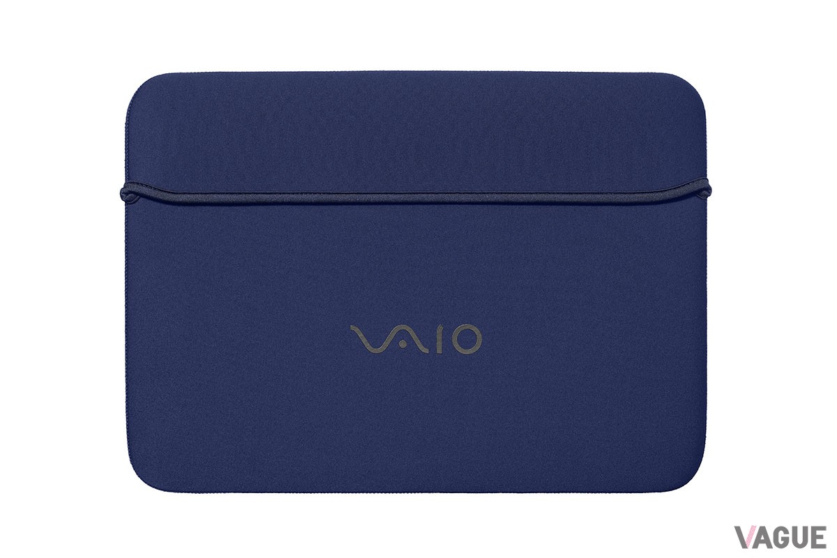 VAIO F14、F16用アクセサリーとして登場する「ソフトインナーケース」（3300円、PCとの同時購入の場合3000円、消費税込）。同じく7月1日より発売