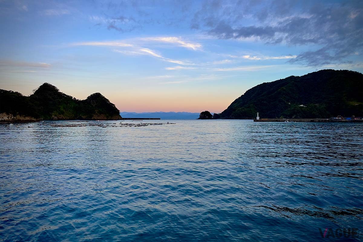 赤崎堤防から眺める朝焼け。早朝3時から釣りができるのも嬉しいポイントです