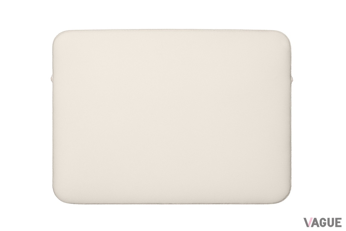 VAIO F14、F16用アクセサリーとして登場する「ソフトインナーケース」（3300円、PCとの同時購入の場合3000円、消費税込）。同じく7月1日より発売