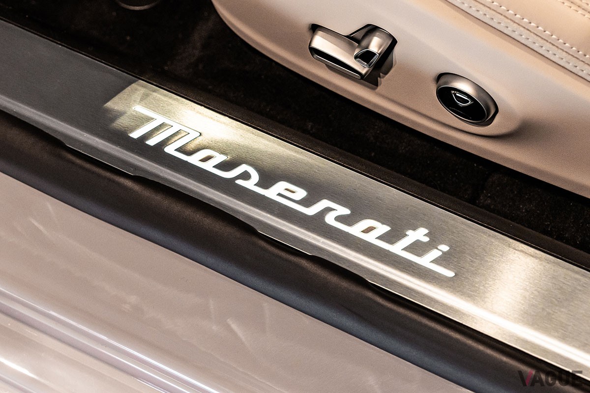 日本初公開を果たしたマセラティの美しい4シーターオープン新型「グランカブリオ」