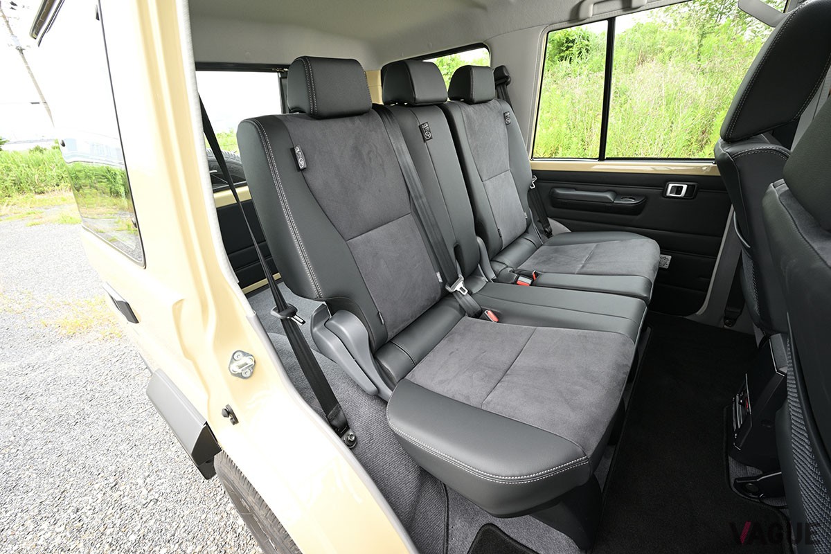 大幅にモダナイズされたものの、イマドキのクルマとは明確に感覚が異なるトヨタ新型「ランドクルーザー70」