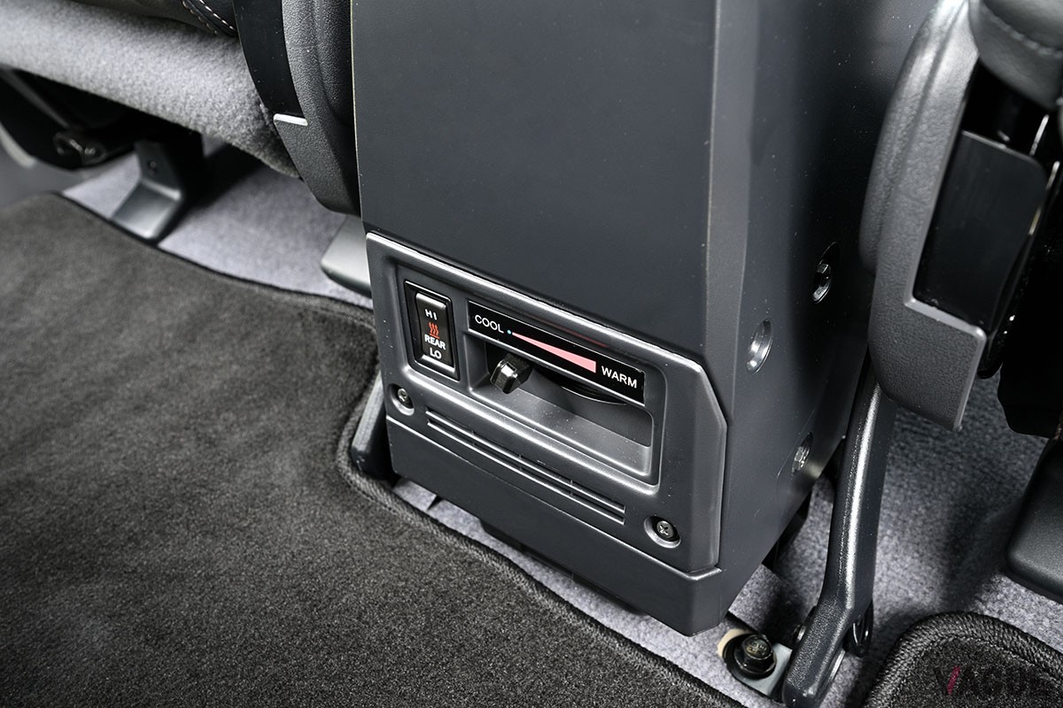 大幅にモダナイズされたものの、イマドキのクルマとは明確に感覚が異なるトヨタ新型「ランドクルーザー70」