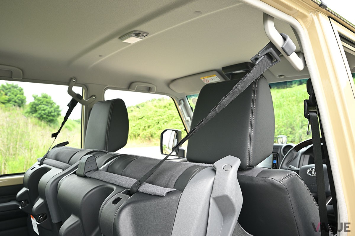 大幅にモダナイズされたものの、イマドキのクルマとは明確に感覚が異なるトヨタ新型「ランドクルーザー70」