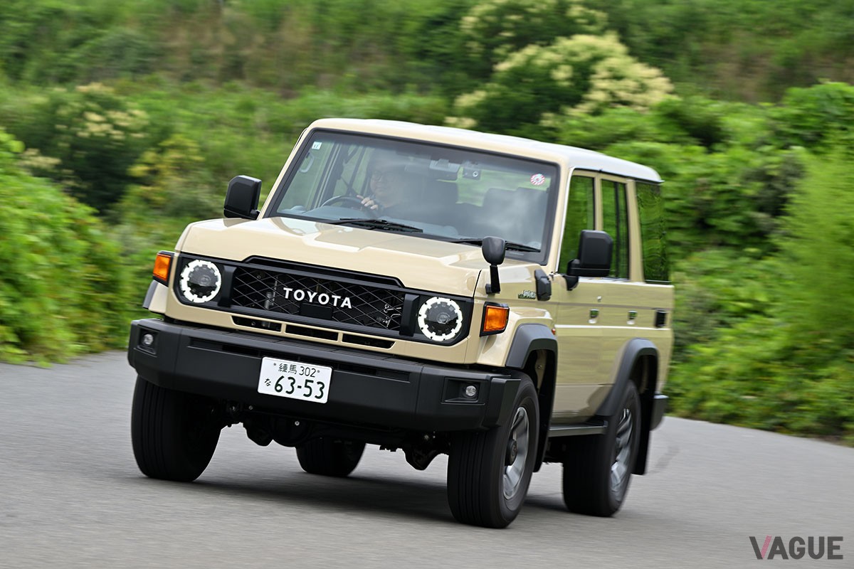 大幅にモダナイズされたものの、イマドキのクルマとは明確に感覚が異なるトヨタ新型「ランドクルーザー70」