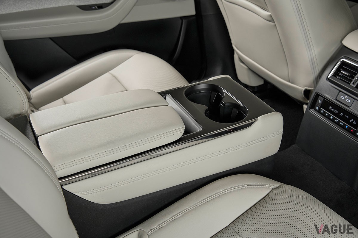 「CX-60」と同様、豪華でおしゃれなインテリアも見どころのマツダ新型「CX-80」