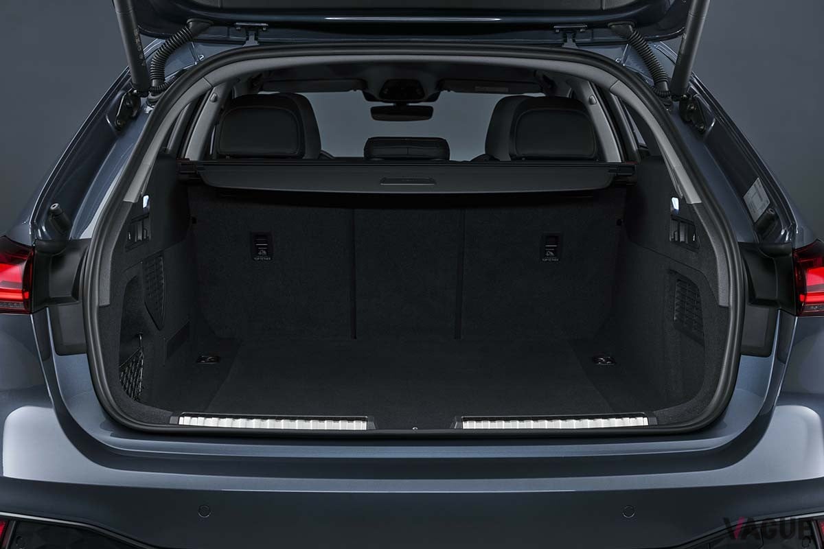 アウディ新型「A5アバント」の荷室