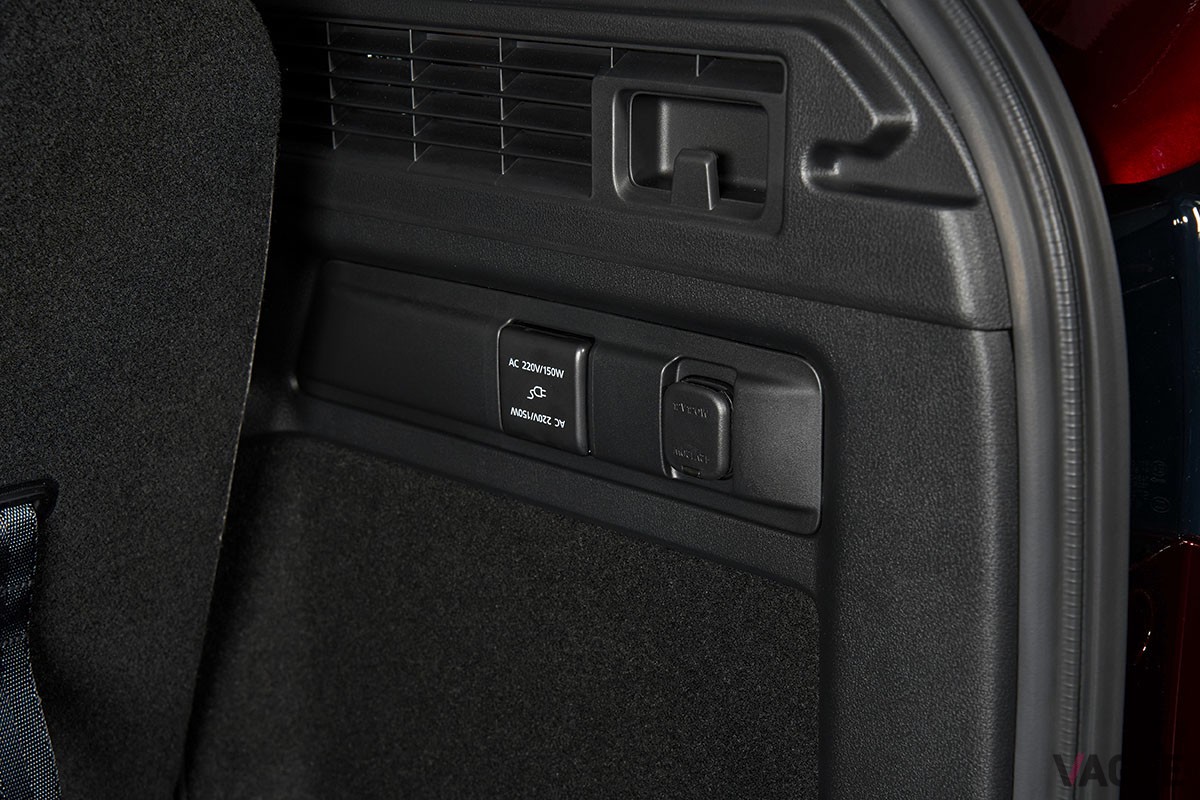 「CX-60」と同様、豪華でおしゃれなインテリアも見どころのマツダ新型「CX-80」