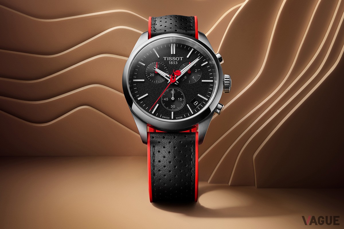 大会を象徴するレッドを用いた「TISSOT PR100 ブエルタ・ア・エスパーニャ」