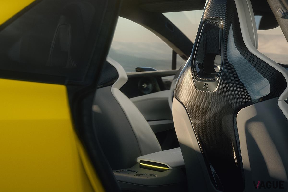 ロータス新型「エメヤ」のインテリア